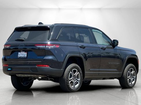 Used 2023 Jeep Grand Cherokee Trailhawk w/ Advanced Protech Group II AWD/4WD image 3