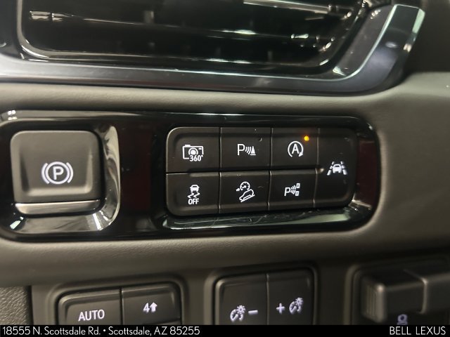 Used 2025 GMC Yukon AT4 Ultimate AWD/4WD image 25