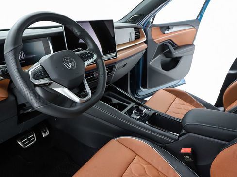 New 2026 Volkswagen Tiguan SEL R-Line AWD/4WD image 58
