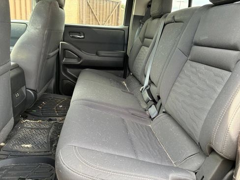 Used 2022 Nissan Frontier SV w/ Technology Package RWD image 11