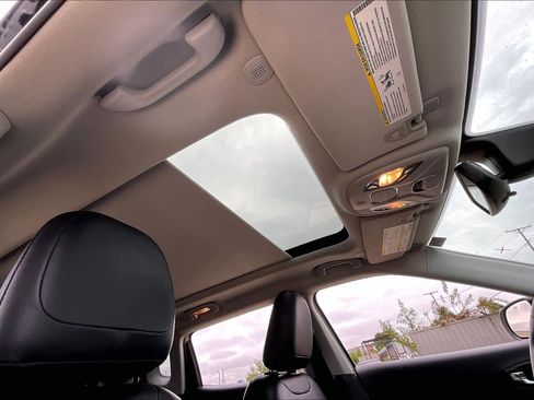 Used 2021 Jeep Compass Latitude w/ Sun and Sound Group image 13