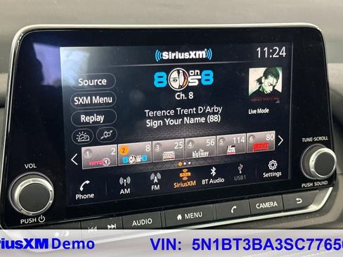 Used 2025 Nissan Rogue SV FWD image 29