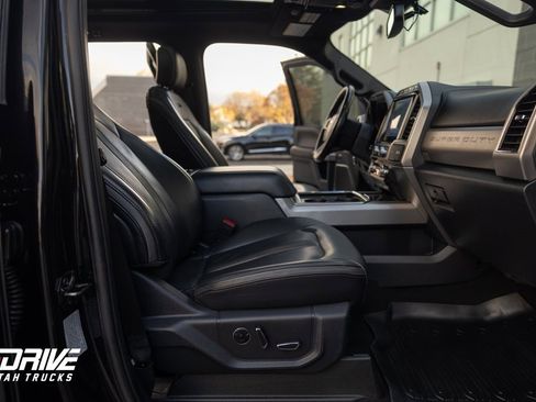 Used 2022 Ford F350 Platinum image 17