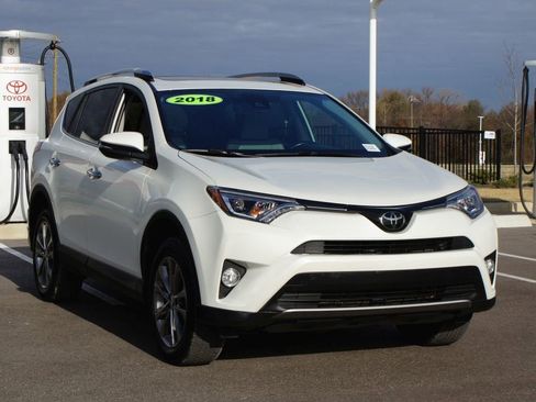 Used 2018 Toyota RAV4 Limited image 2