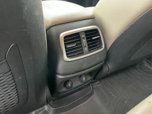 Used 2019 Kia Sorento EX image 9