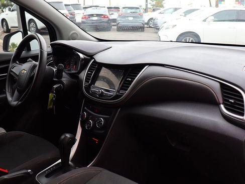 Used 2018 Chevrolet Trax LS w/ LPO, Cargo Package FWD image 35