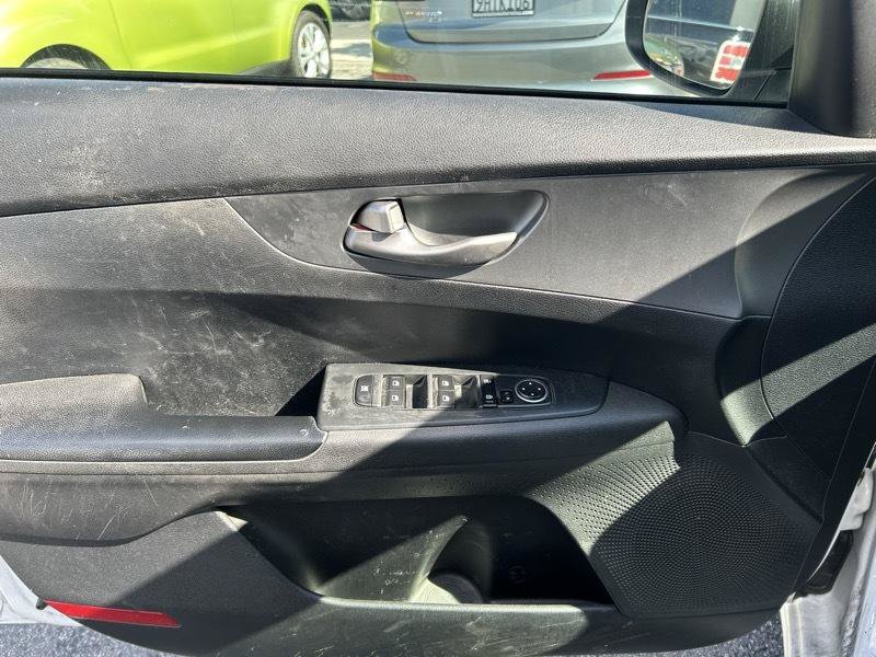 Used 2019 Kia Forte LXS FWD image 7