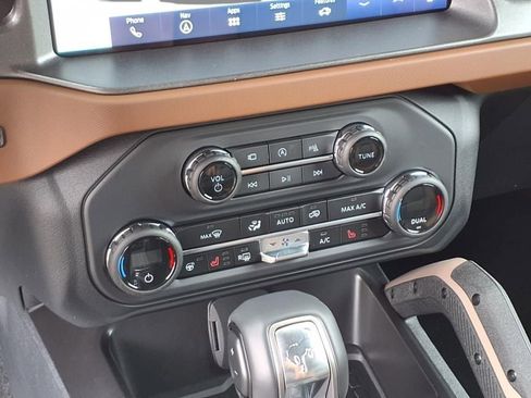 Used 2024 Ford Bronco Outer Banks image 21