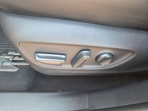 Certified 2022 Toyota Highlander XLE image 38