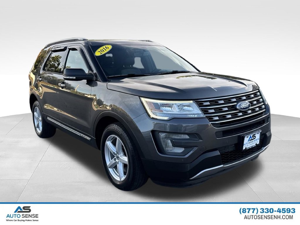 Used 2016 Ford Explorer XLT w/ Equipment Group 202A AWD/4WD image 11