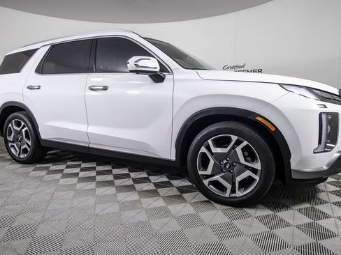Used 2025 Hyundai Palisade Limited FWD image 2