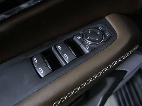 Used 2025 GMC Yukon Denali Ultimate AWD/4WD image 14