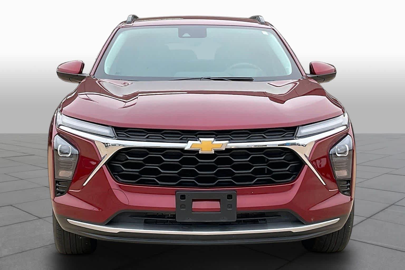 Used 2024 Chevrolet Trax LT w/ Driver Confidence Package FWD image 4