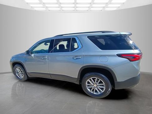 Used 2023 Chevrolet Traverse LT FWD image 9