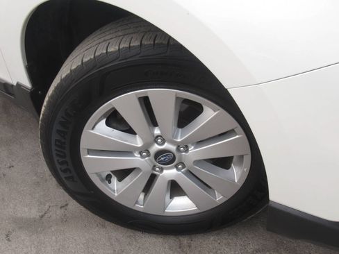 Used 2017 Subaru Outback 2.5i Premium AWD/4WD image 4