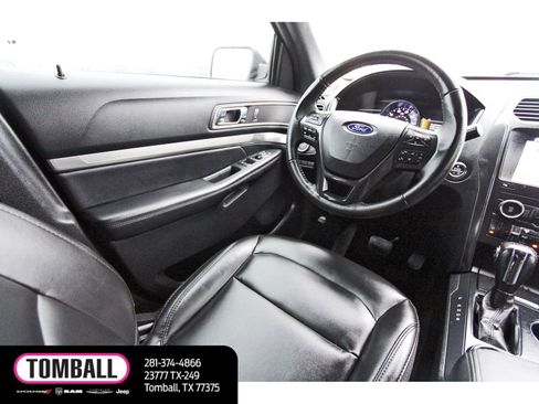 Used 2019 Ford Explorer XLT w/ Equipment Group 202A image 9