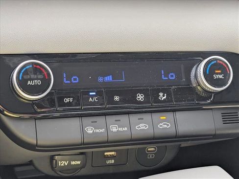 Used 2025 Hyundai Elantra Sport image 15