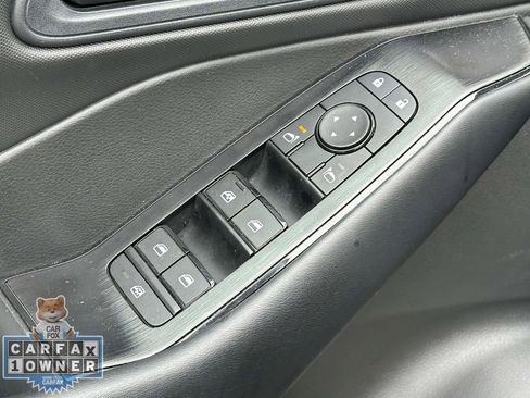 Used 2025 Nissan Rogue S AWD/4WD image 19