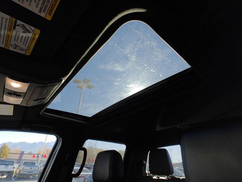 Used 2022 Nissan Frontier PRO-4X w/ Pro-4X Premium Package image 22