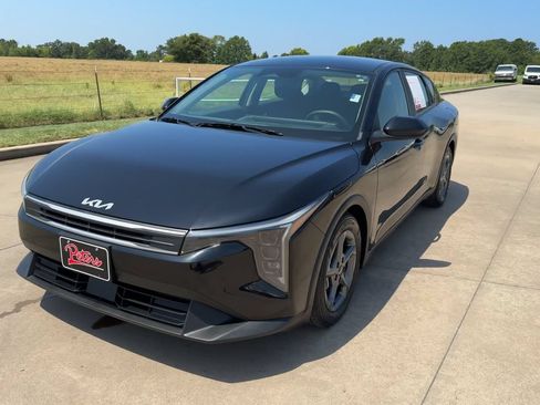 Used 2025 Kia K4 FWD image 4