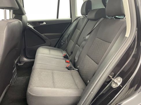 Used 2014 Volkswagen Tiguan S image 22