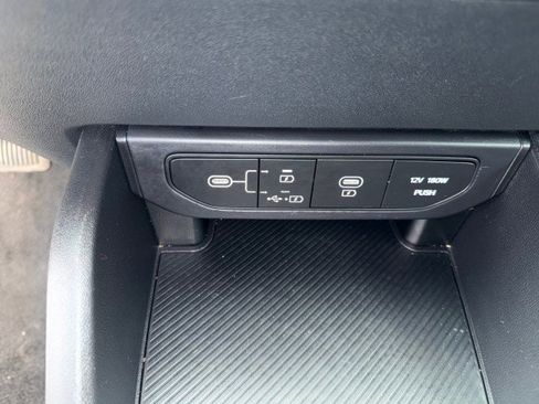 Used 2025 Kia K4 LXS image 18