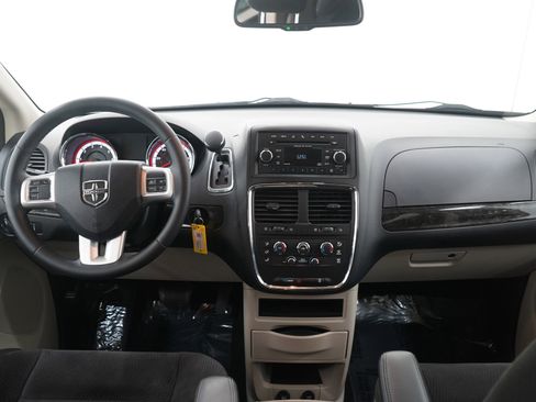 Used 2015 Dodge Grand Caravan SE w/ Quick Order Package 29E SE image 15