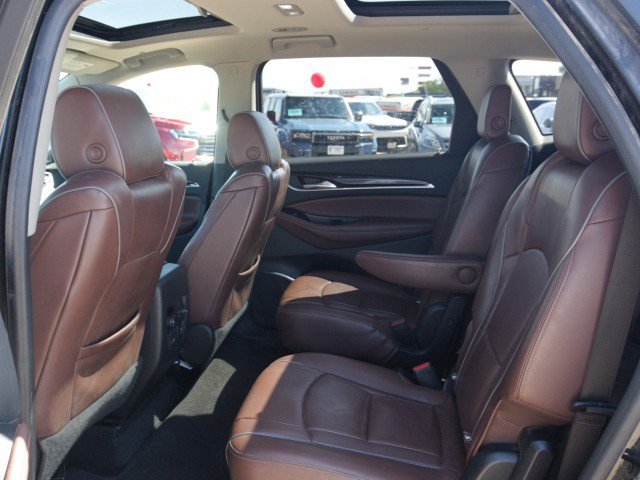 Used 2018 Buick Enclave Avenir w/ Avenir Technology Package AWD/4WD image 29