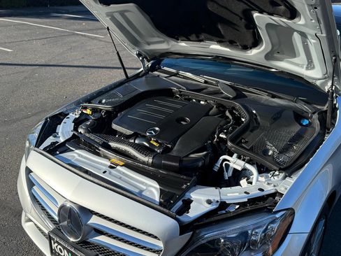 Used 2019 Mercedes-Benz C 300 4MATIC Sedan image 35