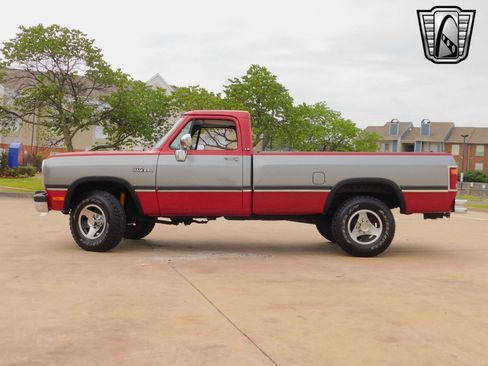 Used 1991 Dodge D/W Truck 250 image 3