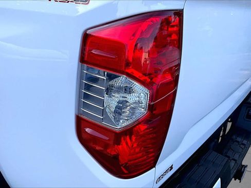 Certified 2020 Toyota Tundra SR5 w/ TRD Off-Road Package AWD/4WD image 26