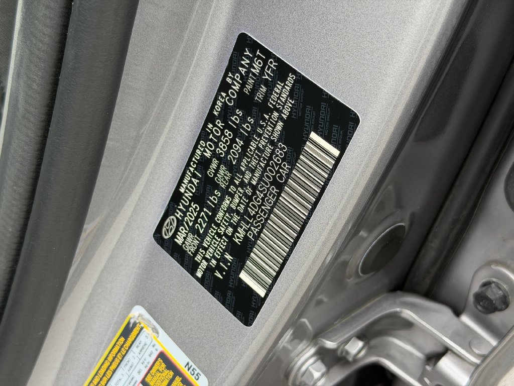 Used 2025 Hyundai Elantra SE FWD image 19