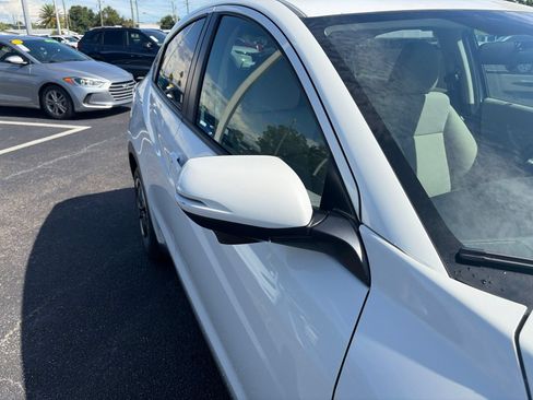 Used 2018 Honda HR-V EX image 14