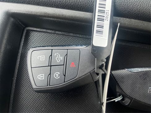 Used 2025 Chevrolet Silverado 1500 LT image 35