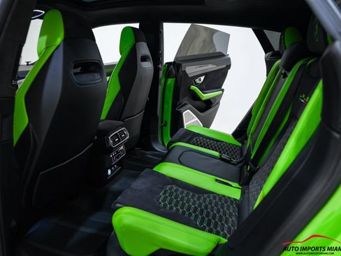 Used 2022 Lamborghini Urus AWD/4WD image 57