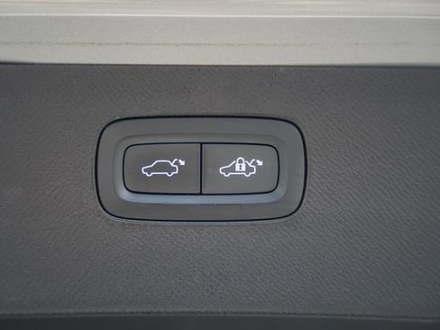 Certified 2023 Volvo XC90 T8 Ultimate w/ Protection Package Premier AWD/4WD image 11