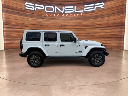 New 2026 Jeep Wrangler Unlimited Sahara AWD/4WD image 7