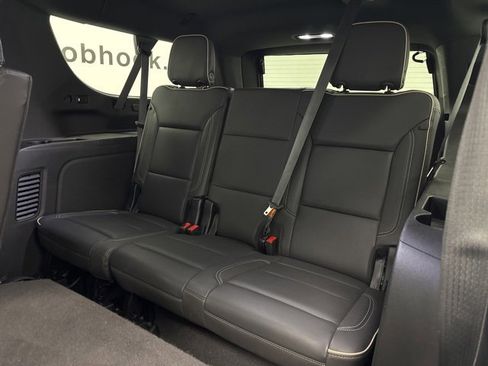 Used 2024 Chevrolet Suburban Premier image 30