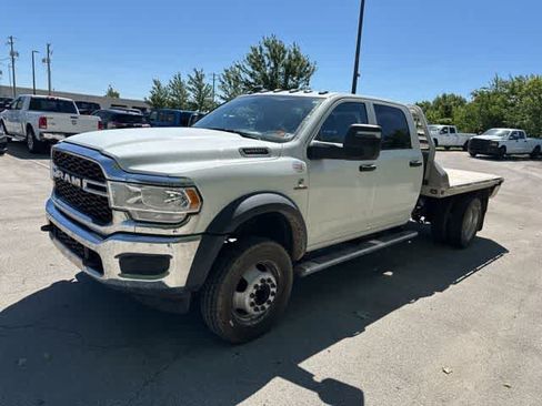 Used 2024 RAM 5500 Tradesman w/ Chrome Appearance Group AWD/4WD image 10
