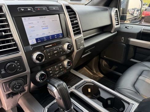 Used 2020 Ford F150 Platinum w/ Technology Package AWD/4WD image 17