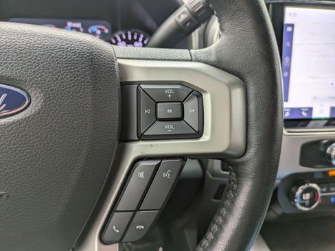 Used 2022 Ford F250 Lariat w/ Black Appearance Package image 32