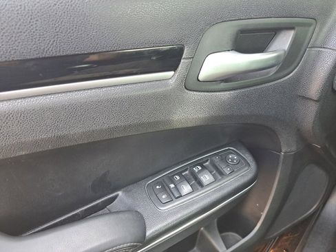 Used 2018 Chrysler 300 S w/ S Model Appearance Package image 33