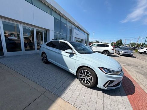 Used 2025 Volkswagen Jetta SE FWD image 24