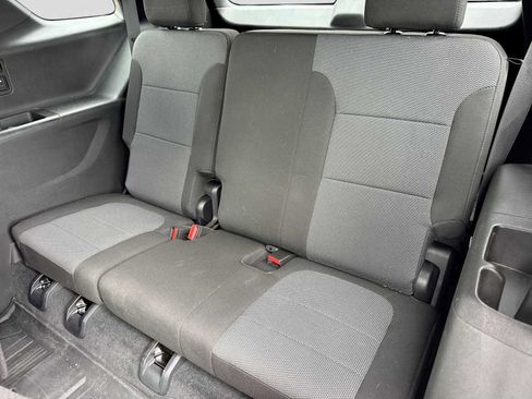 Used 2023 Chevrolet Traverse LT FWD image 20