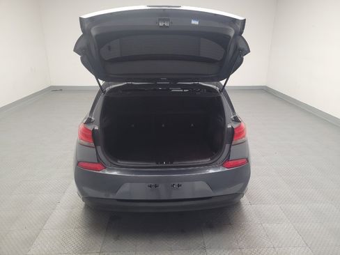 Used 2018 Hyundai Elantra GT FWD image 29