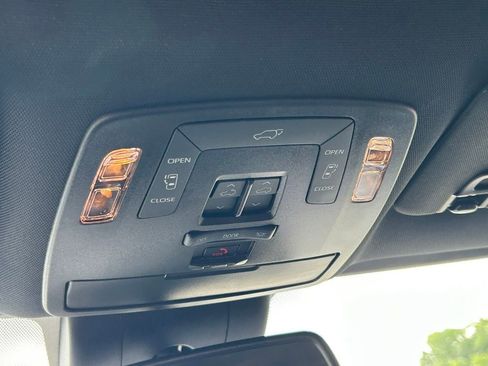 Used 2025 Toyota Sienna XSE image 21