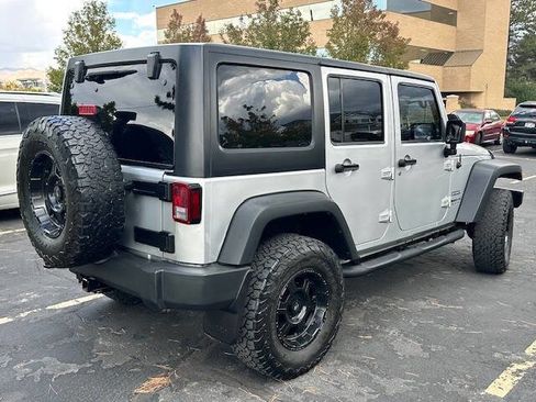 Used 2010 Jeep Wrangler Unlimited Sport image 7