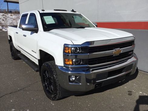 Used 2016 Chevrolet Silverado 2500 LTZ w/ LTZ Plus Package image 2