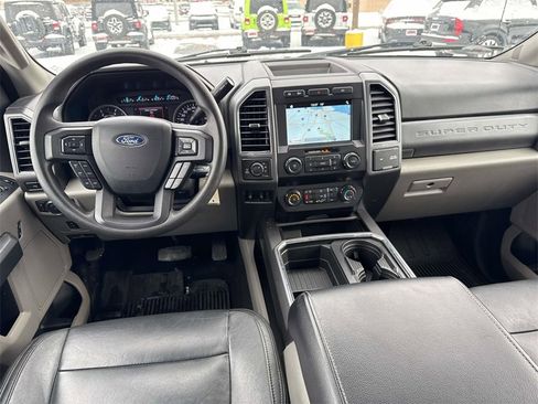Used 2019 Ford F250 XLT w/ XLT Premium Package image 3