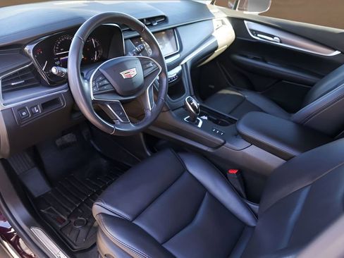 Used 2018 Cadillac XT5 Luxury image 10